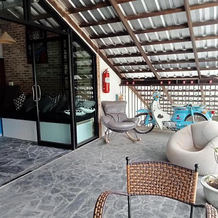 #Xi Kt Poshtel Hotel Tau-sziget Kültér fotó