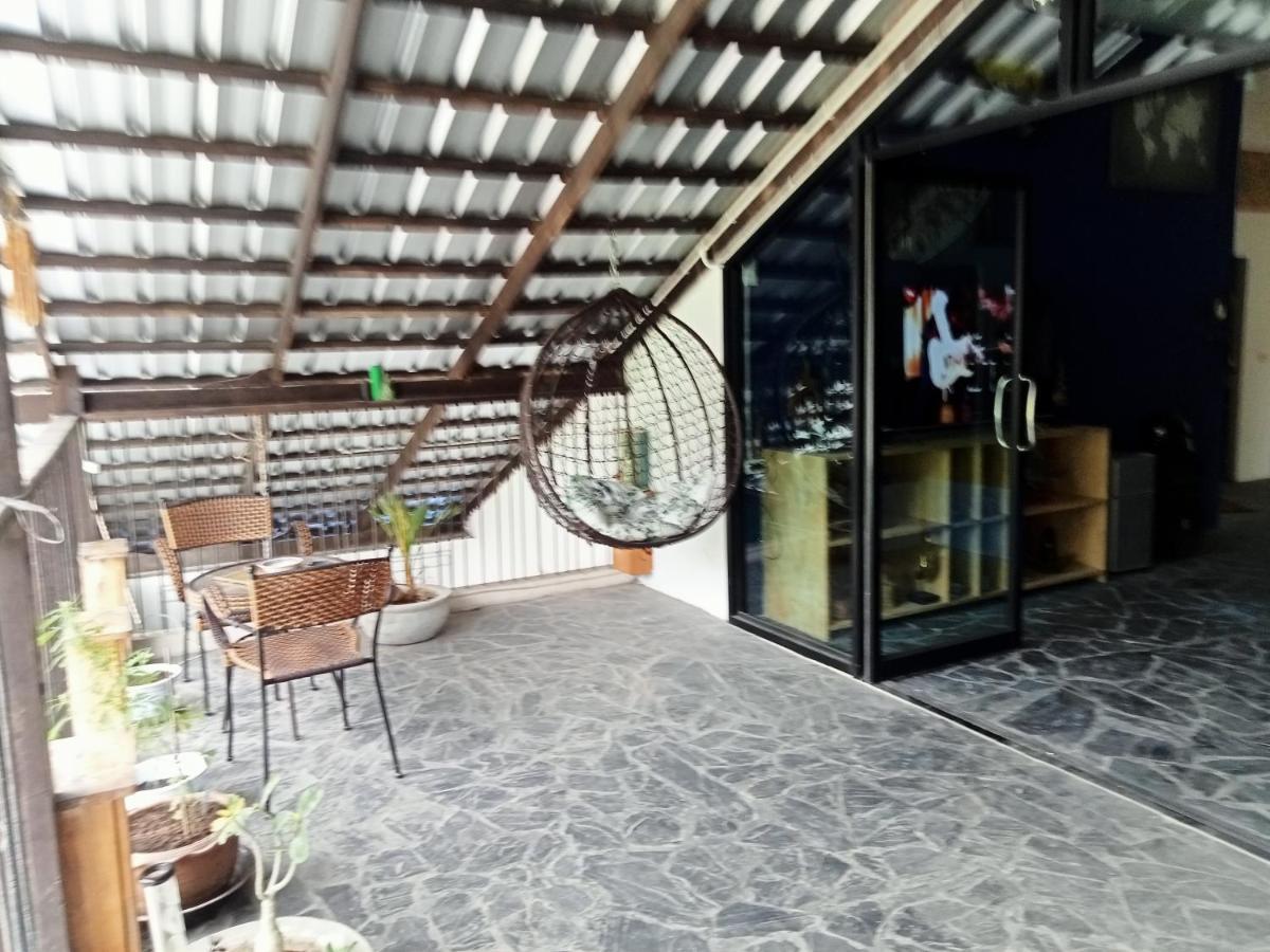 #Xi Kt Poshtel Hotel Tau-sziget Kültér fotó
