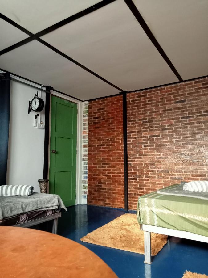 #Xi Kt Poshtel Hotel Tau-sziget Kültér fotó